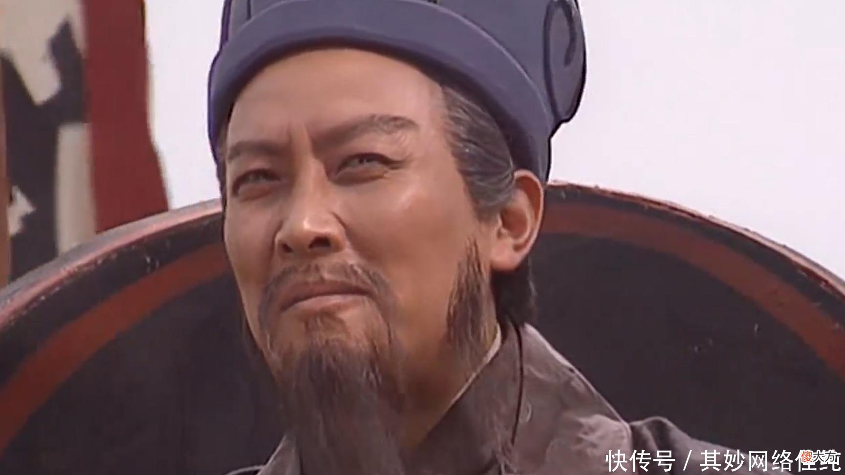 【历史故事】其实草船借箭有漏洞，为何曹操不把箭上点火呢？诸葛亮不就输定了