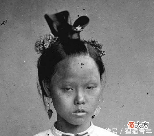 【爱历史】罕见晚清老照图2张之洞指甲抢镜，图6是和珅的真实画像！