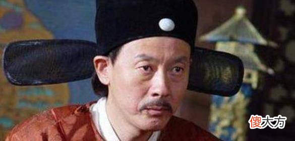 【历史故事】朱元璋封小舅子做官,小舅子却跪地上痛哭拒绝:只求每天喝酒就行