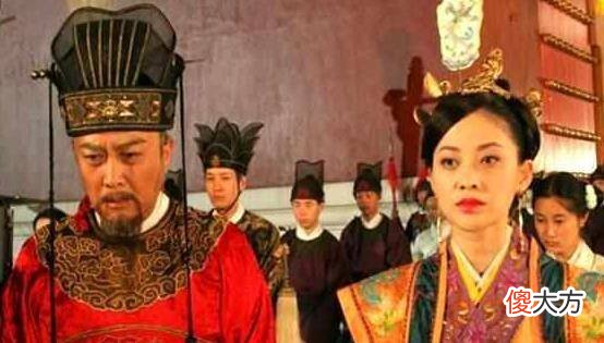 【历史故事】朱元璋封小舅子做官,小舅子却跪地上痛哭拒绝:只求每天喝酒就行
