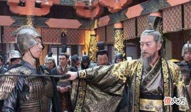 【爱历史】皇帝赐死为什么大家都乖乖自尽？其实，有人逃过赐死，成功活命了