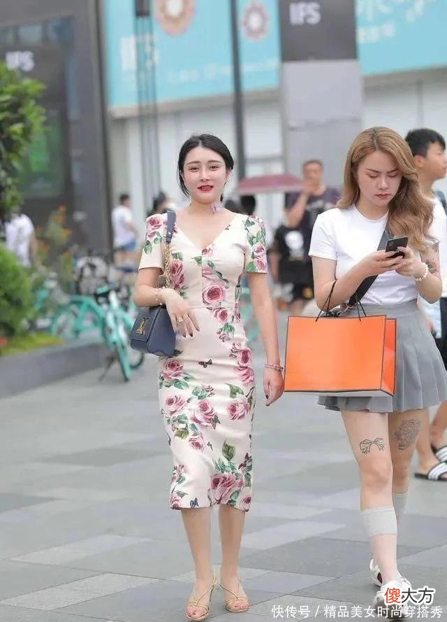【时尚一点】旗袍上身，会让你成熟、有气质，时髦高级满满散发一种独特的魅力