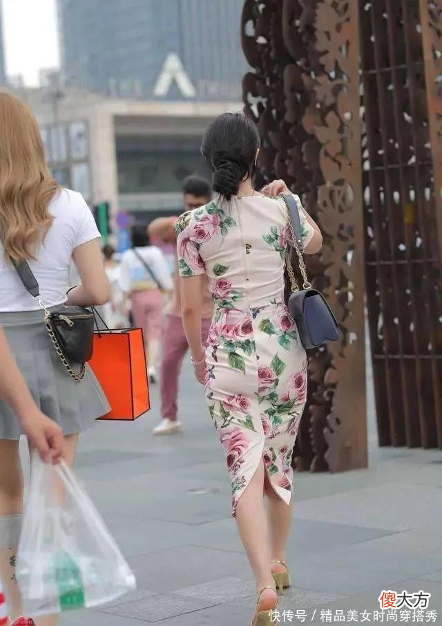 【时尚一点】旗袍上身，会让你成熟、有气质，时髦高级满满散发一种独特的魅力