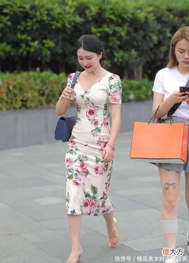 【时尚一点】旗袍上身，会让你成熟、有气质，时髦高级满满散发一种独特的魅力