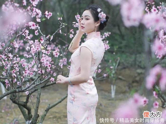 【时尚一点】翡翠与旗袍的别样搭配，展现另类风情！修饰出姹紫嫣红的花样年华
