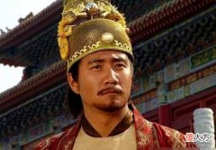 【历史故事】朱元璋跌倒，大臣都装没看到，只有他上去搀扶，朱元璋：杀了他！