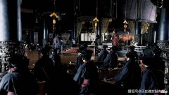 【历史故事】马失前蹄之时，溃不成军之日，曹操在赤壁之战中盲目自信的后果