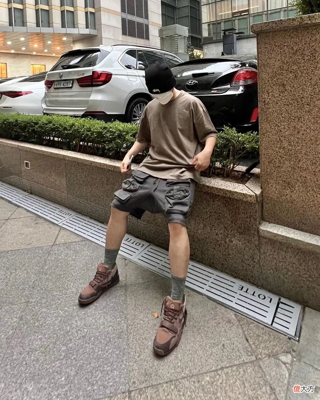【时尚一点】还是拉链、水波纹?近期最打动消费者的“细节设计”调研报告