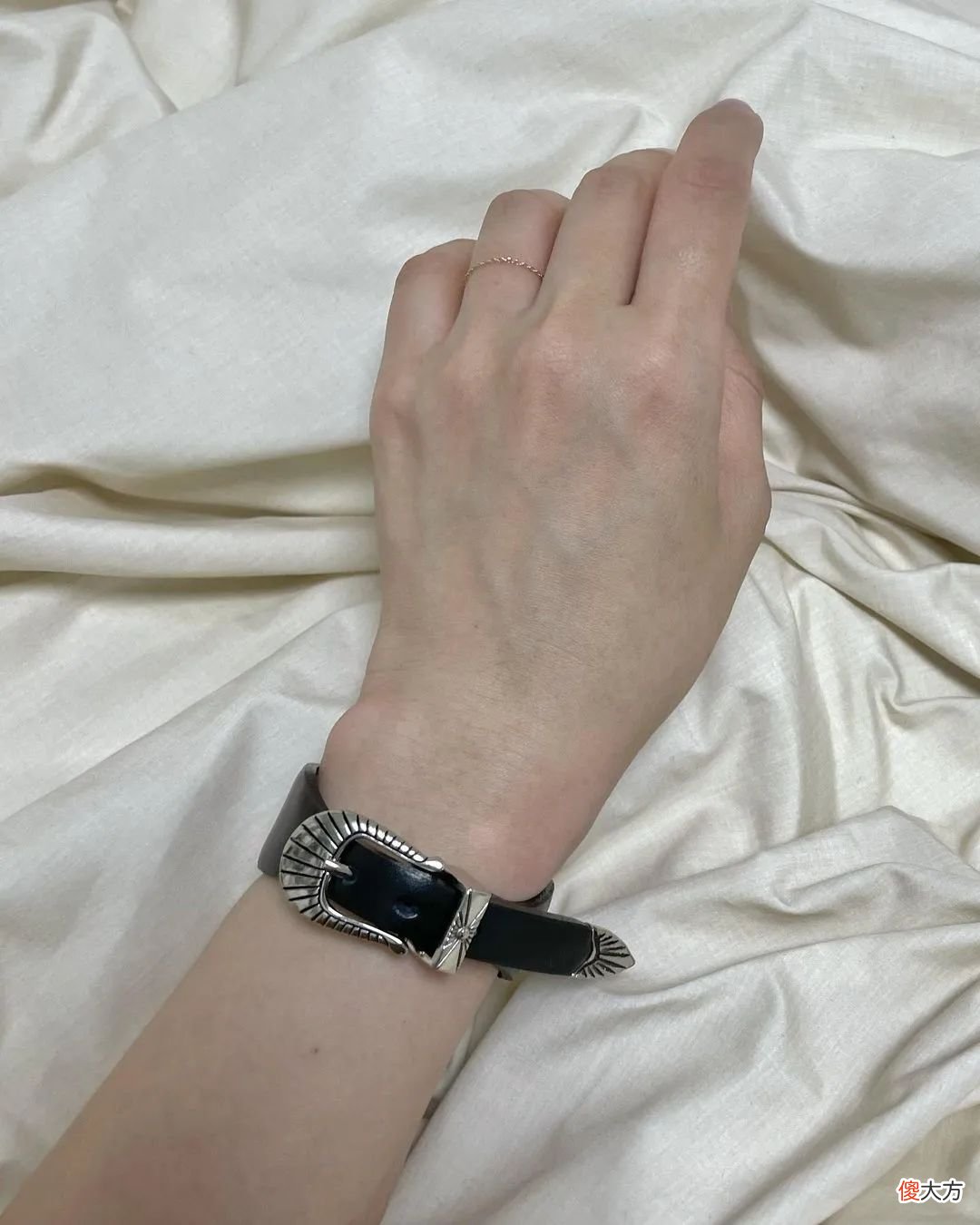 【时尚一点】还是拉链、水波纹？近期最打动消费者的“细节设计”调研报告