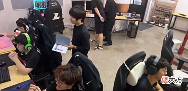 【游戏迷】LOL:LPL夏季赛黑马!虽是网吧队但吊打RA,但网友更关心“内鬼”