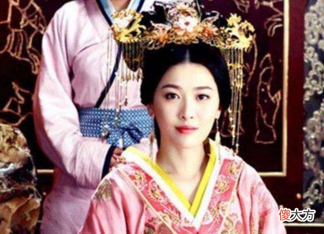【历史故事】朱元璋建立明朝后，对贪官到底有多狠？