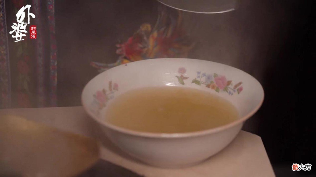 你吃过会透光的田螺吗？吃它直接带壳咬碎，螺肉弹软鲜香