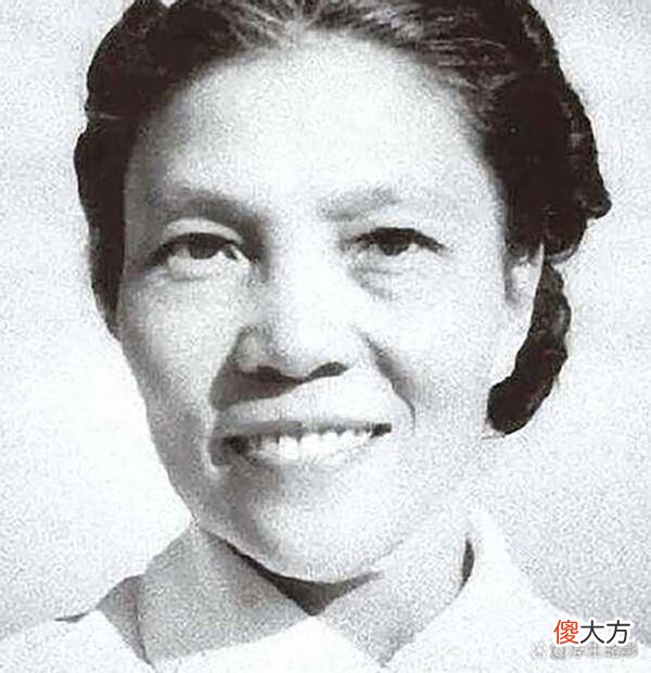 【爱历史】1950年，一名妇女看报时发现，报上说的胡志明居然正是自己的丈夫