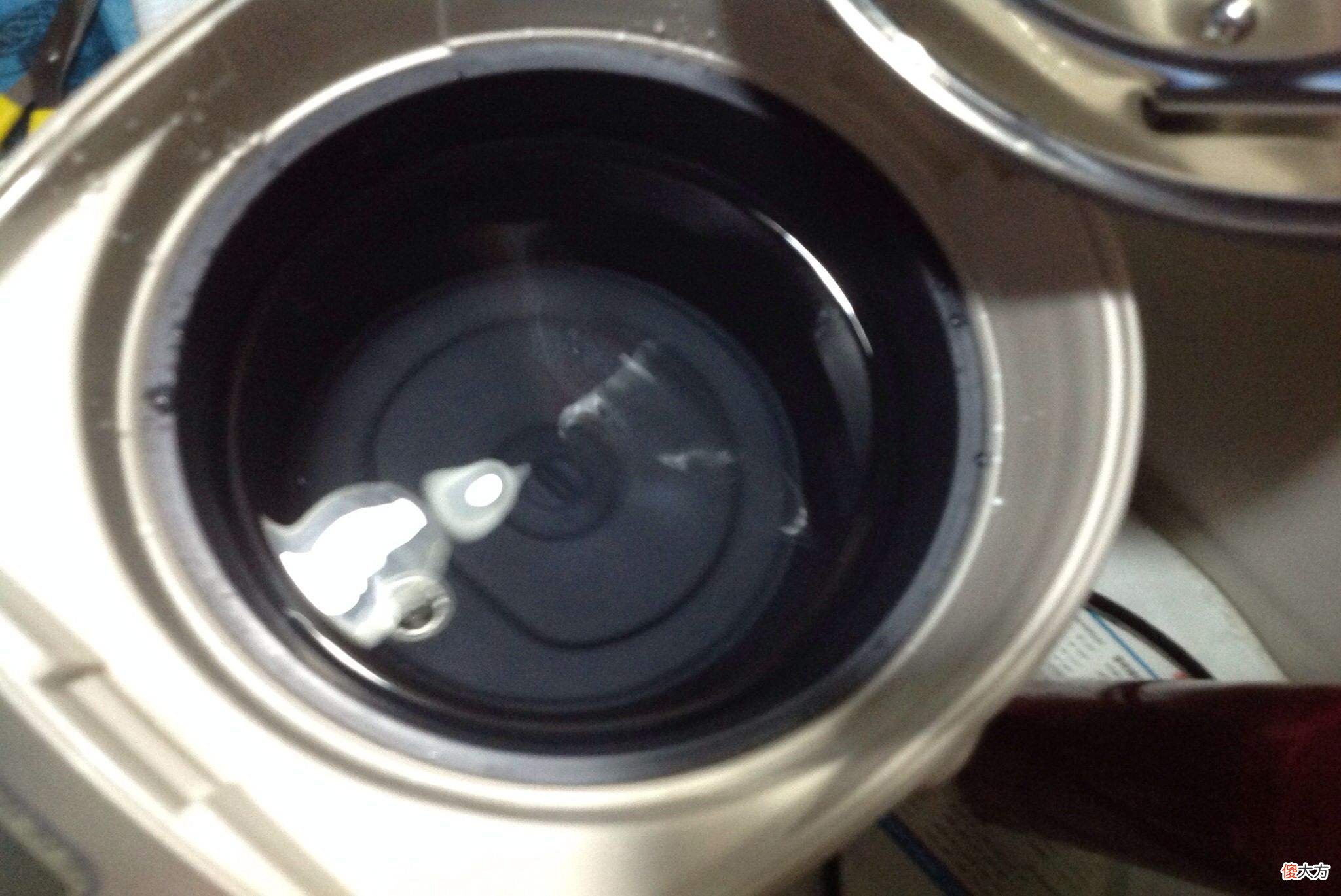 水中有水垢是怎么回事 水里有水垢是怎么回事