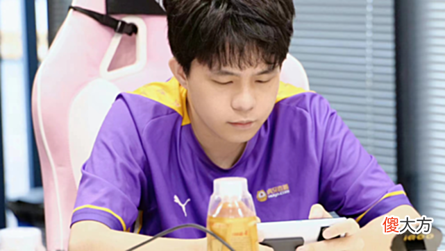 【游戏迷】“五冠王”Hero重新崛起，久哲打开星痕使用说明，久酷也冲上巅峰前五！