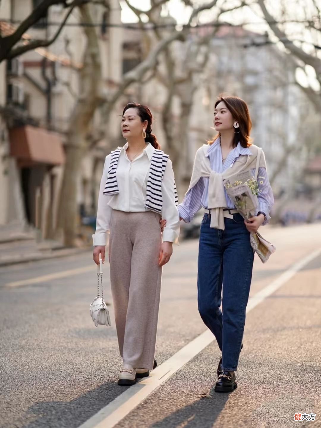 【时尚一点】别再说女人身宽体胖不懂打扮，今年的“胖妈妈”搭配很高级，好美