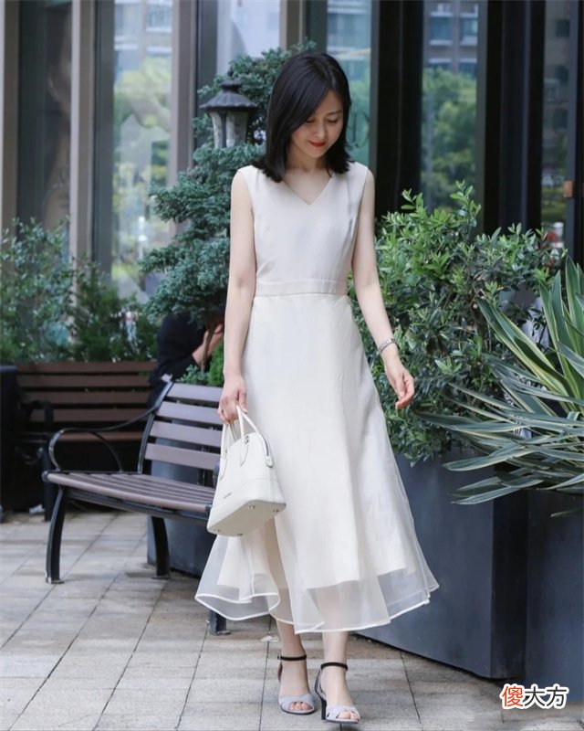 【就爱时尚】懂配色的女人美得更久,这“4大误区”穿搭,30~50岁女人尽量少踩