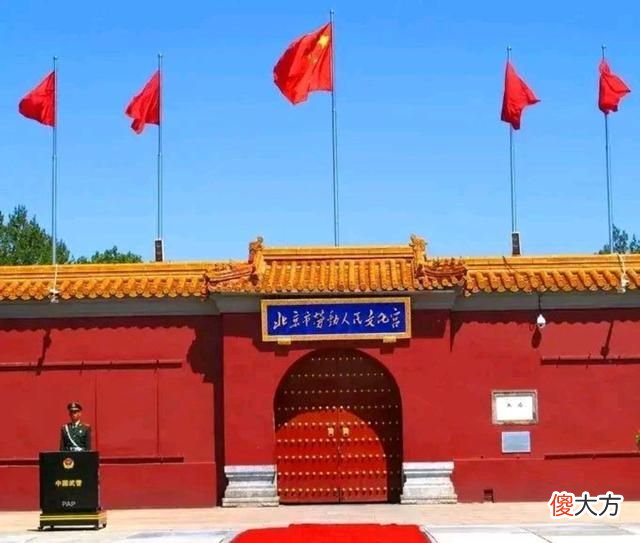 【历史故事】北京街头毛主席的书法杰作，每一幅都是精品，给人以书法之美