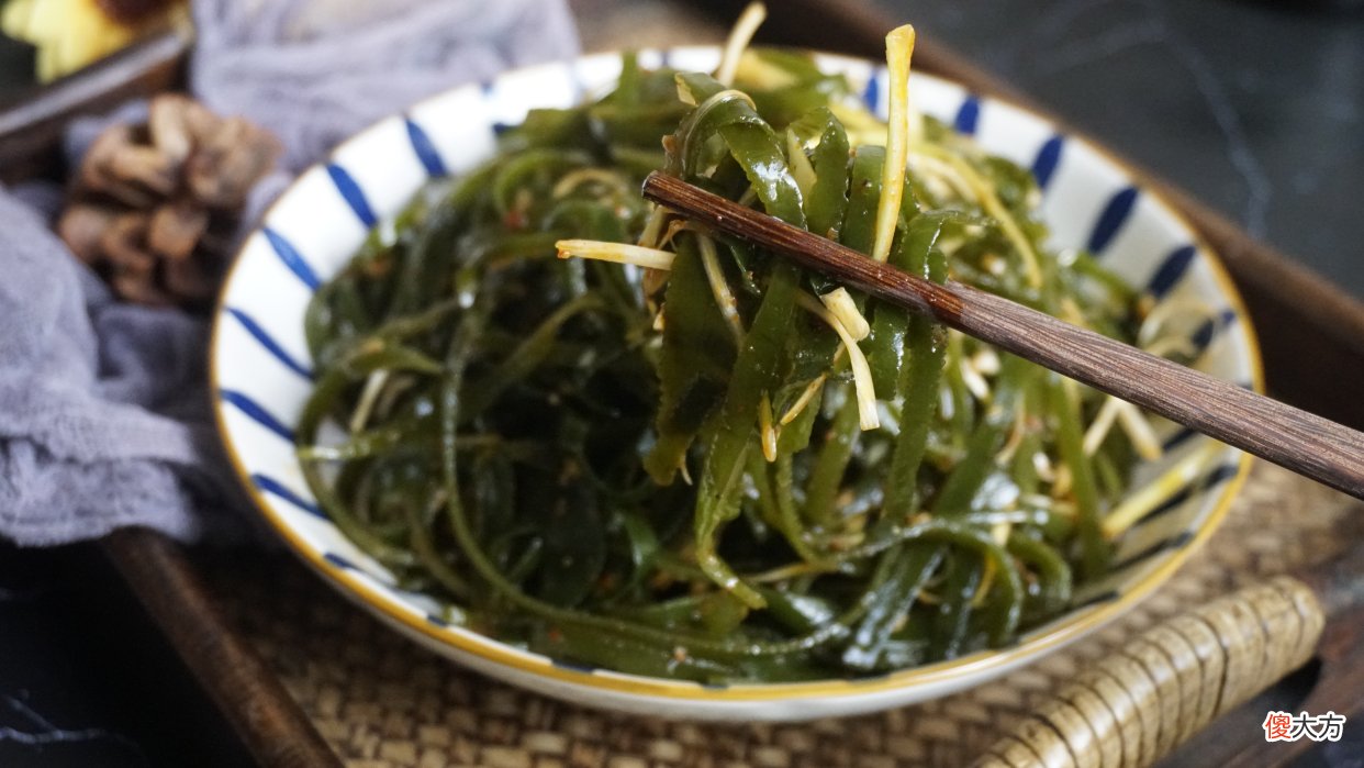 海带丝脆爽入味口感好 吃起来脆脆的海带