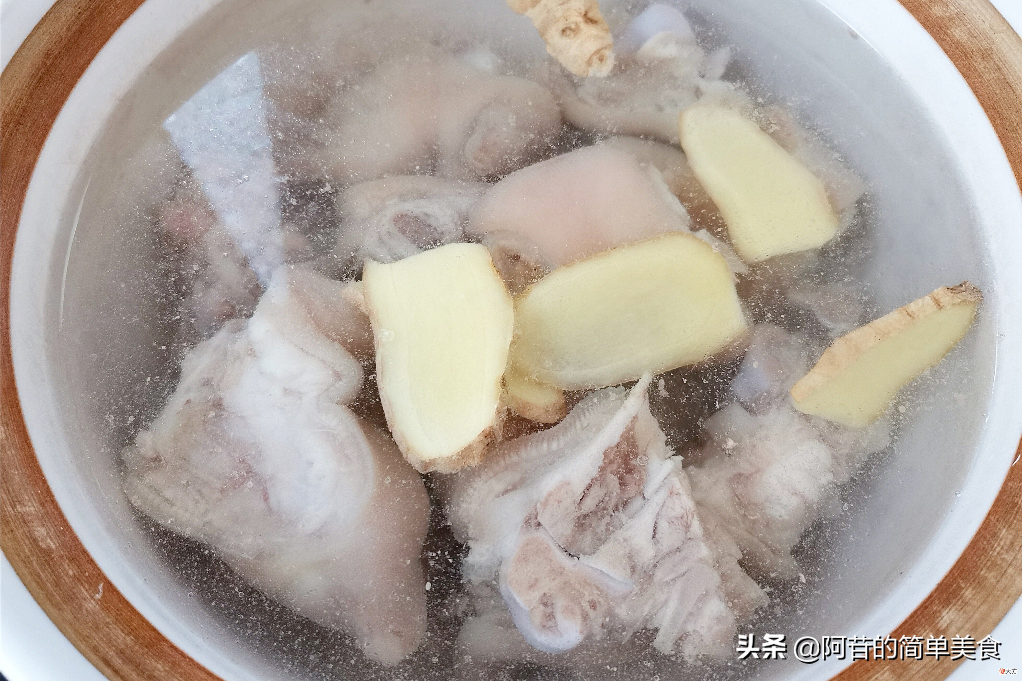 想做出又烂又软糯的海带炖猪脚 海带炖猪蹄怎么做海带更软更好吃