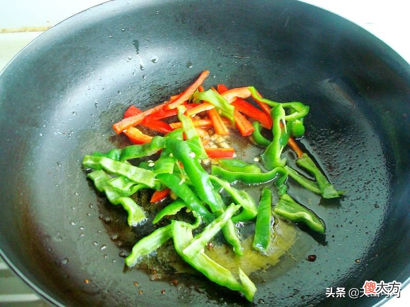 它是过年必吃年年糕 年年糕的年