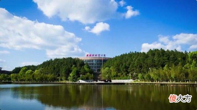 全国唯一以陶瓷命名的大学 中国唯一的陶瓷专业的大学