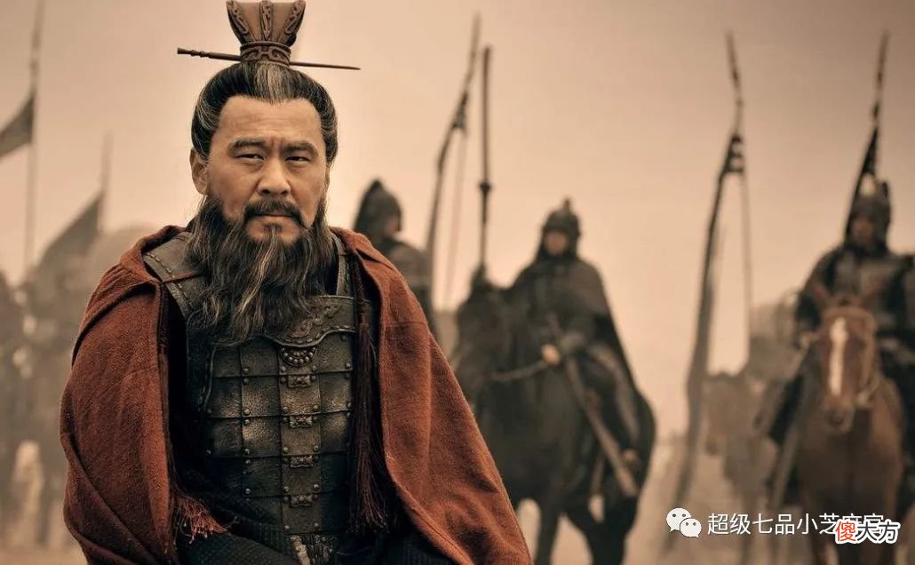 【爱历史】袁绍一生错失了三大奇才，两个不输诸葛亮，一个深受诸葛亮忌惮