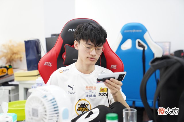 【游戏迷】狼队击败WE喜提夏季赛首胜！李九赛后采访带节奏？问题太尖锐了
