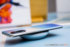 来看看新鲜出炉的荣耀V40轻奢版就明白了 荣耀v40轻奢版 v40