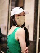 【就爱时尚】薛凯琪穿绿色背心配运动裤，青春时尚，40岁像25岁少女！