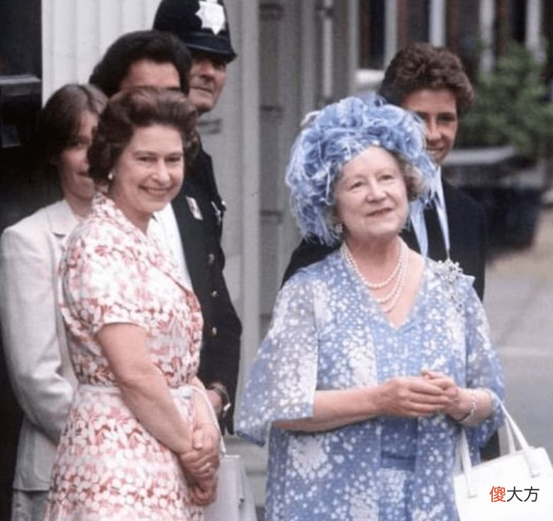 【历史故事】菲利普入赘英国王室,为了让孩子随自己姓,和3个女人掰扯了10年