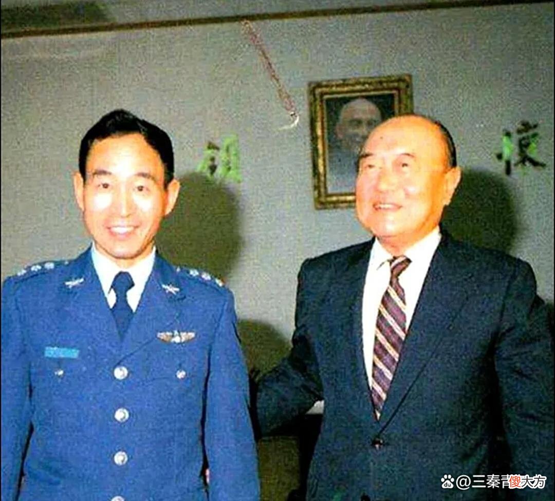 【爱历史】老照片：晚年的张国焘罕见留影，叛徒飞行员孙天勤，结局凄惨！