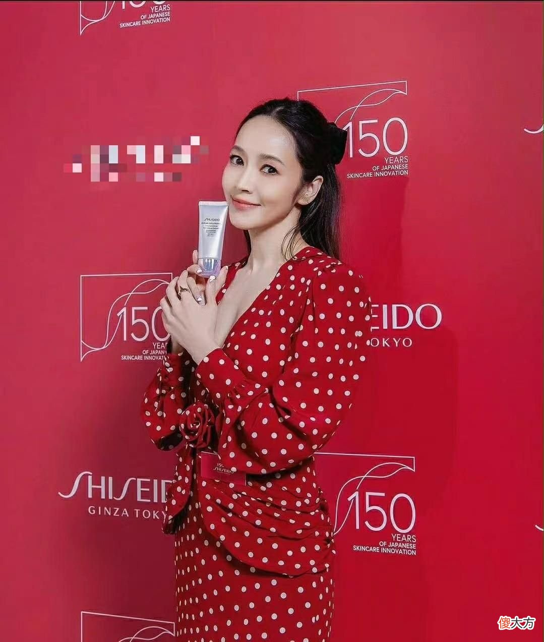 【时尚一点】侯佩岑哪像已经43岁的人！美貌身材依旧很在线，随便拍都上镜