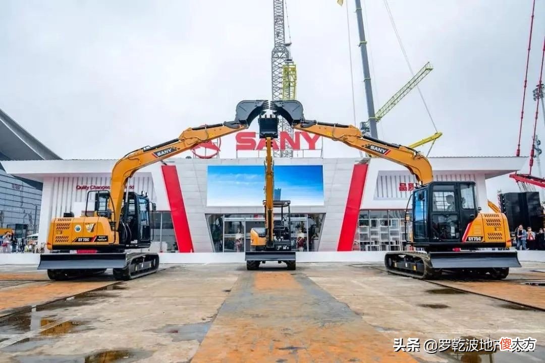 提升到国家中心城市的战略高度 在提升中心城市