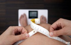 孕中期胎儿长肉的黄金阶段，孕妇体重增量多少正常？超过负担很