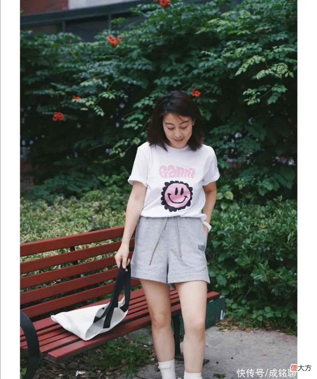 【就爱时尚】那些有品位的女人,都遵循这“三穿三不穿”原则,时尚减龄显气质