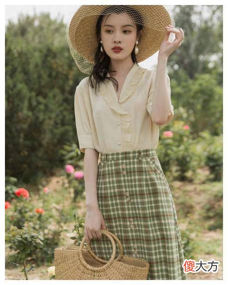 【就爱时尚】牛油果绿色的单品，赶在最后这两个月弄几个