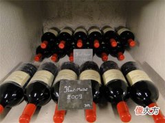 壁柜上的酒瓶是什么 摆放酒瓶的架子叫什么