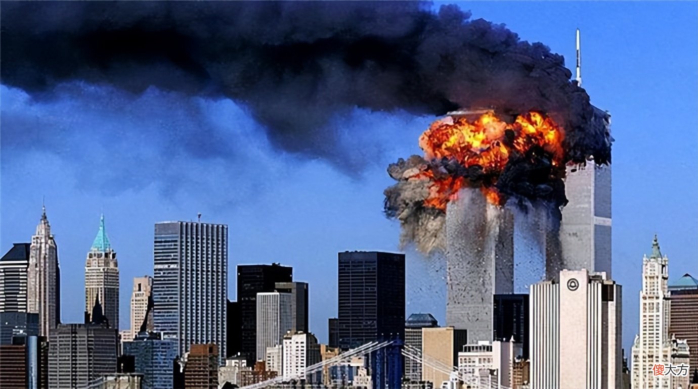 911飞机上的华裔空姐邓月薇：人生最后20分钟留下录音，还原真相