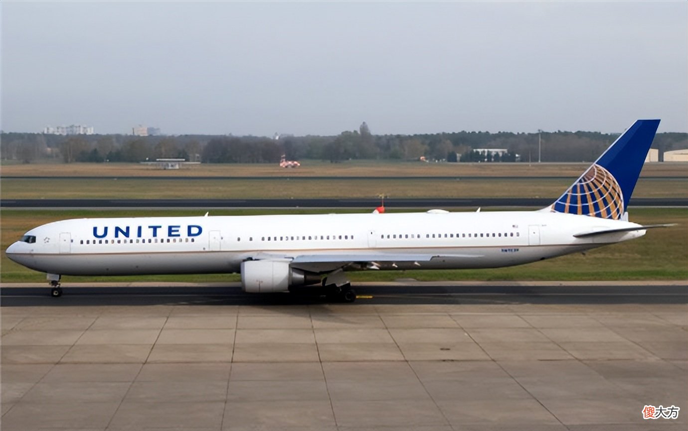 911飞机上的华裔空姐邓月薇：人生最后20分钟留下录音，还原真相