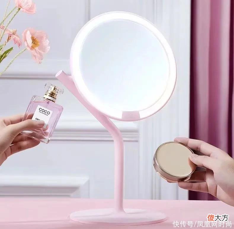 【就爱时尚】加个灯价格翻10倍，智能化妆镜在收谁的智商税
