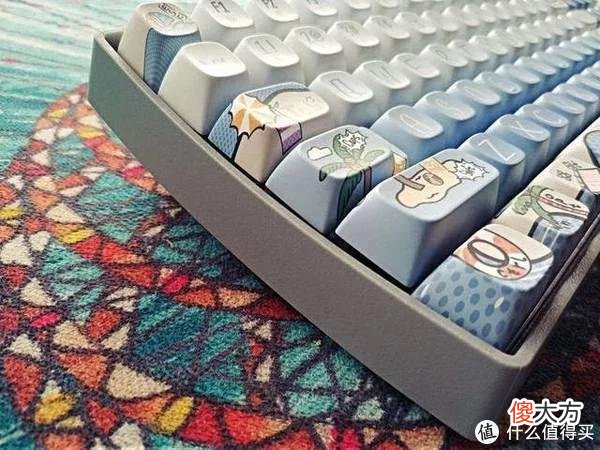 【就爱时尚】颜值、精致、靓...看到了Lofree洛斐小翘键盘发现好词不够用了