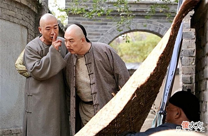 【爱历史】女子骑着毛驴出嫁叫乾隆让路,乾隆送她一句话,新娘脸红不已
