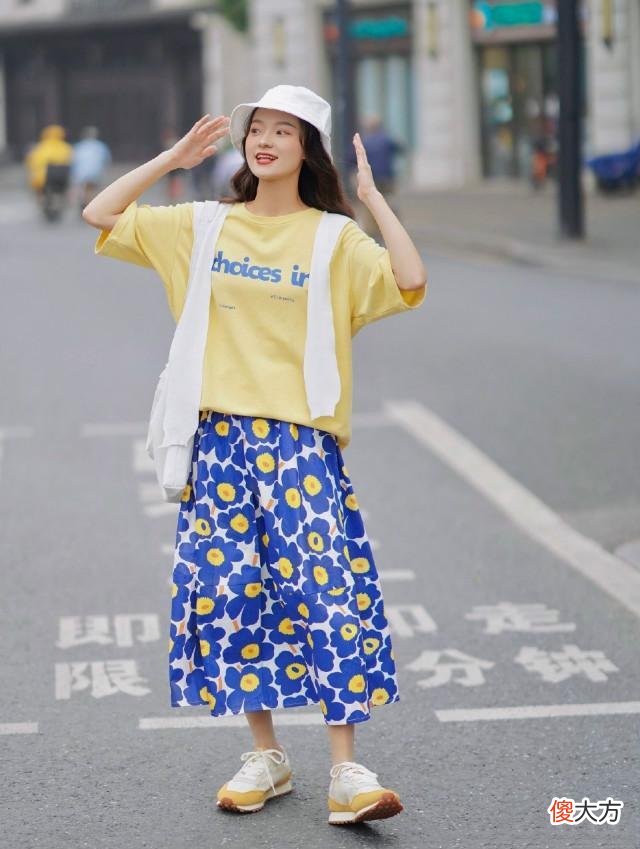 【就爱时尚】爱美的女生这个夏天这样穿，短袖T恤搭配分享，展现高阶的好衣品