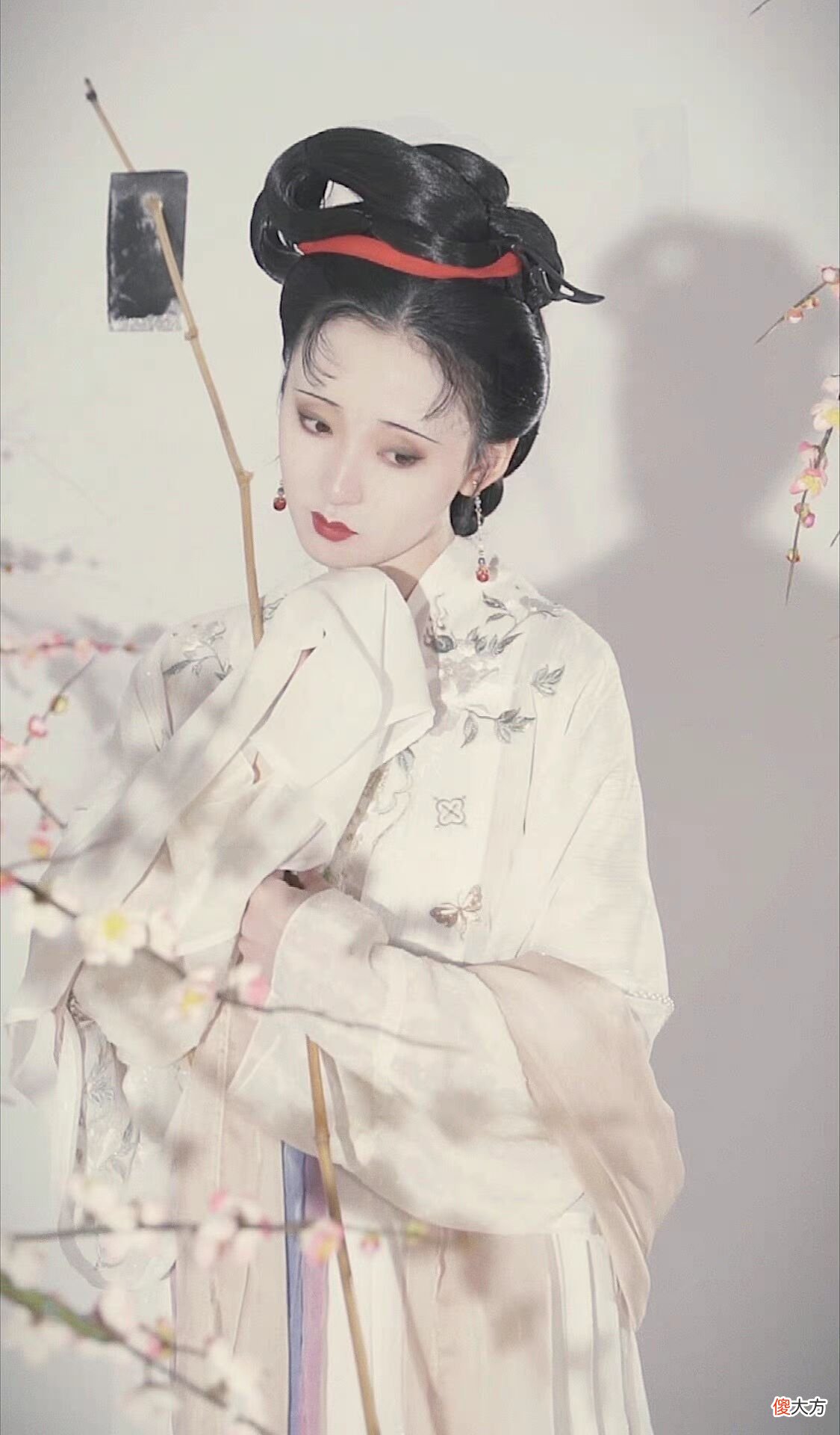 【就爱时尚】为什么素人古装可以弄得好看又复古，而古装剧却粗制滥造呢？