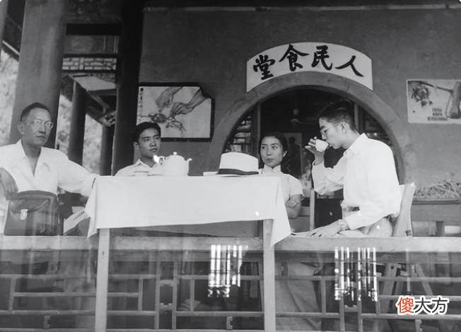 【爱历史】鲁迅后人：独子资质平平，孙子为生计卖爆米花，直言被爷爷拖累