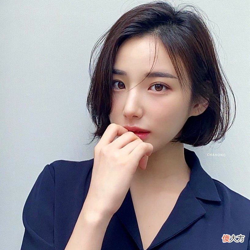 【时尚一点】黄多多剪短发上热搜，长发文艺，短发更俏皮，这是要美过妈妈的节奏？