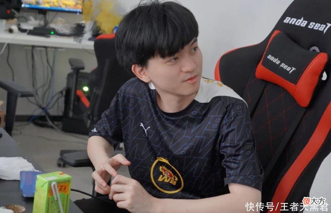 【游戏世界】WB1-3GK，暖阳被鹏鹏军训，花卷状态差，花楼还是赢不了老东家
