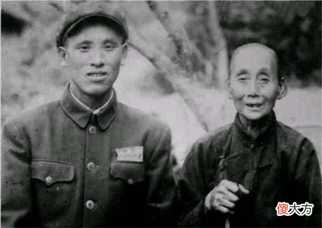 【历史故事】志愿军180师突围，2名警卫员冒死阻击美军，师长脱帽致敬