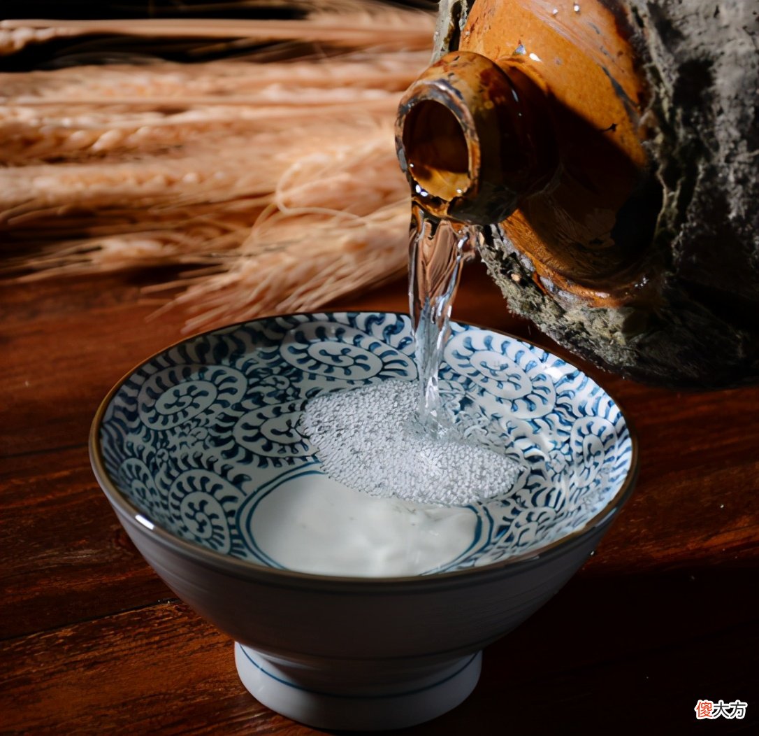 1杯白酒等于几杯啤酒 一杯啤酒等于几杯白酒